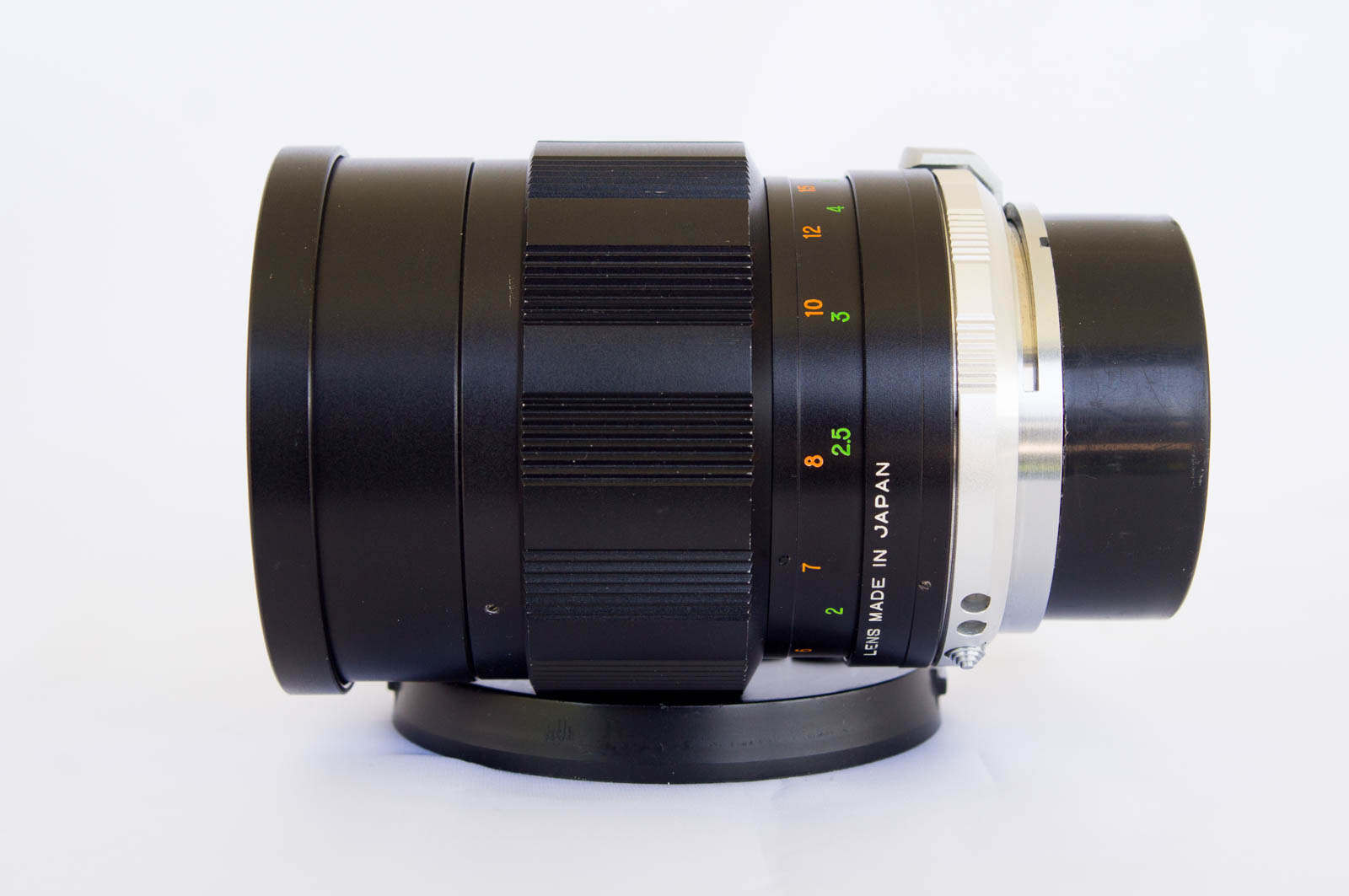 Nikkorex Sekor 135mm f/2.8 - Side View