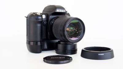 Nikon N80 w/ MB-16 Grip & Nikkor 28-80mm AF-D